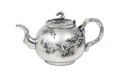 Lot 2254 - A Chinese Export Silver Teapot