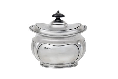 Lot 2289 - An Edward VII Silver Tea-Caddy