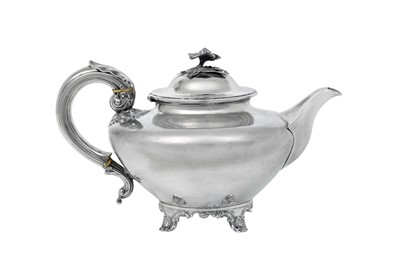 Lot 2282 - A Victorian Silver Teapot