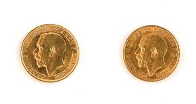 Lot 175 - George V, Sovereign and Half Sovereign 1913,...
