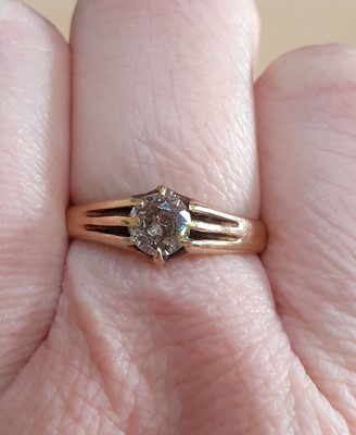 Lot 2130 - An 18 Carat Gold Diamond Solitaire Ring the...