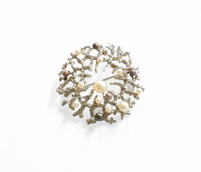 Lot 107 - A Cultured Pearl Brooch, with applied plaque...