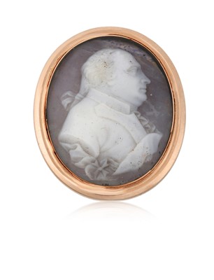 Lot 2123 - A Cameo Ring the glazed oval shell cameo...