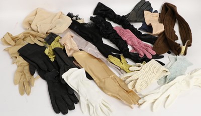 Lot 2012 - Assorted Early 20th Century Lingerie and...