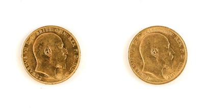 Lot 162 - 2 x Edward VII, Sovereigns 1902 and 1907, obv....