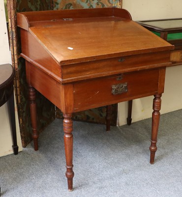 Lot 1172 - An Edwardian Mahogany Clerks Desk, single...