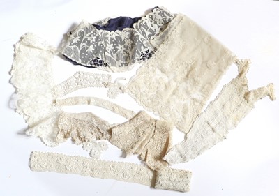 Lot 2146 - Assorted Late 19th/Early 20th Century Lace,...