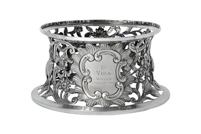 Lot 2297 - An Edward VII Irish Silver Dish-Ring