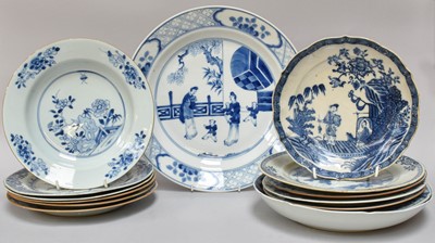 Lot 262 - A Chinese Porcelain Charger, Kangxi style,...