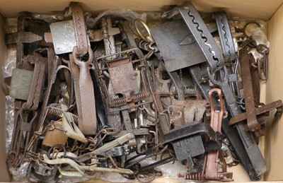 Lot 1325 - A Box of Assorted Steel Gin Traps