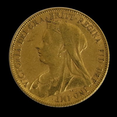 Lot 189 - Victoria, Sovereign 1900, obv. 'old' head left,...