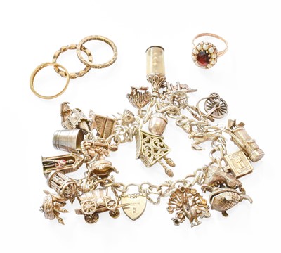 Lot 124 - A Small Quantity of Jewellery, including a 9...
