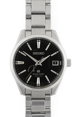 Lot 2175 - Seiko: A Stainless Steel Automatic Calendar...
