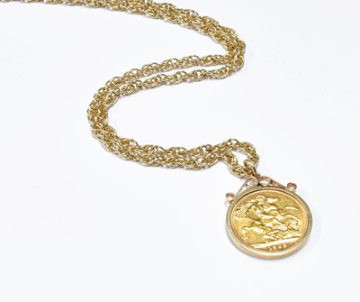 Lot 118 - A Sovereign Pendant on Chain, dated 1965,...