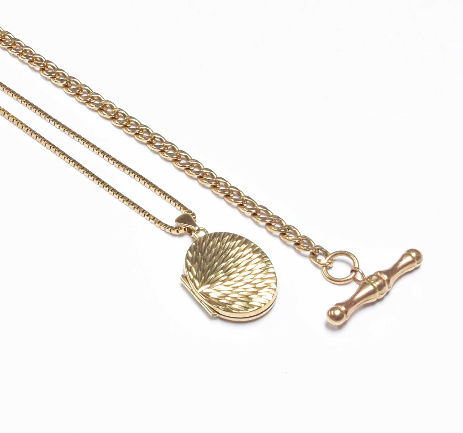 Lot 117 - A 9 Carat Gold Locket on A 9 Carat Gold Chain,...