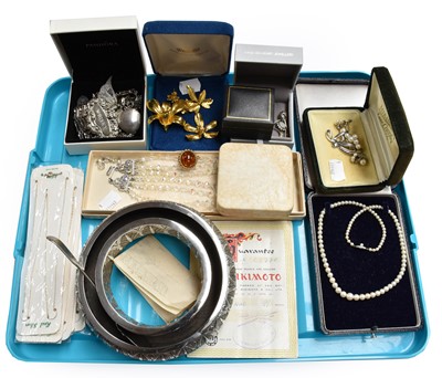 Lot 200 - A Quantity of Jewellery, including a Mikimoto...