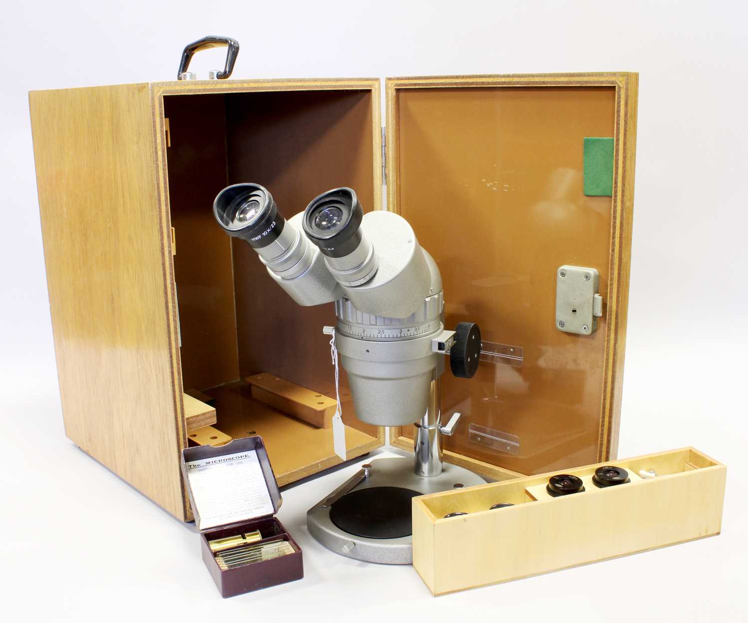 Lot 96 - Olympus SZ Stereo Microscope