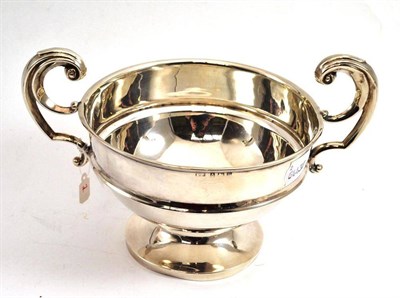 Lot 93 - A George V silver twin handled pedestal bowl, Birmingham 1919