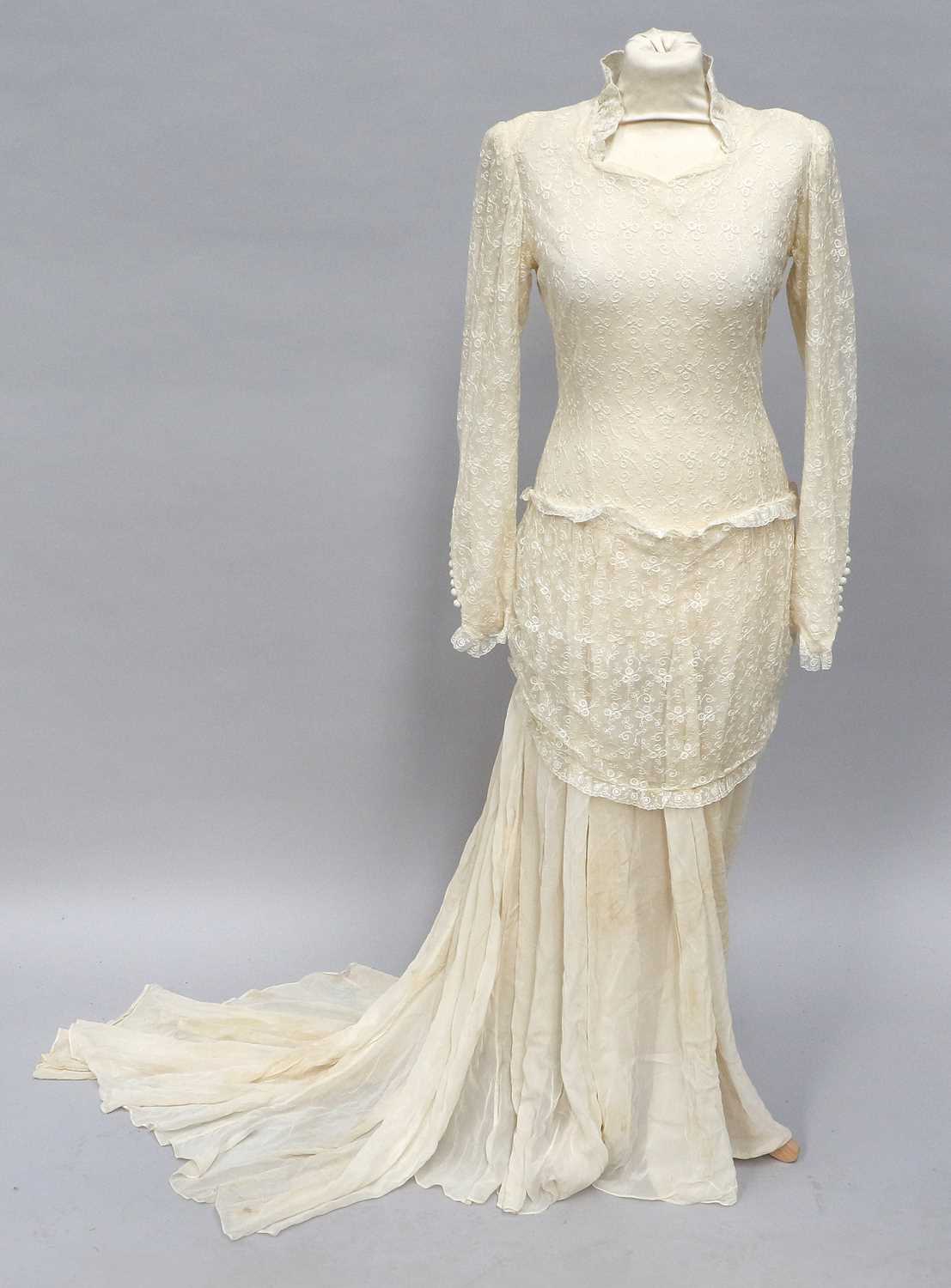 Lot 2022 - Early 20th Century Costume and Accessories,...