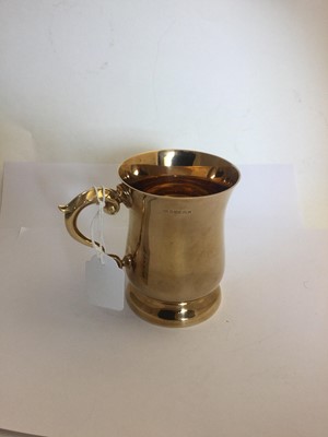 Lot 2076 - An Elizabeth II Gold Mug
