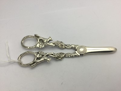 Lot 2027 - A Pair of Elizabeth II Silver Grape-Scissors
