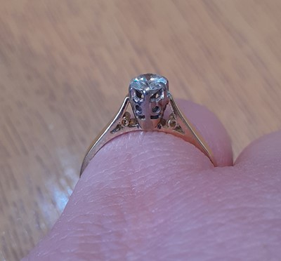 Lot 2088 - An 18 Carat Gold Diamond Solitaire Ring the...