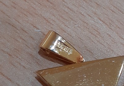 Lot 2084 - A Diamond Pendant realistically modelled as a...