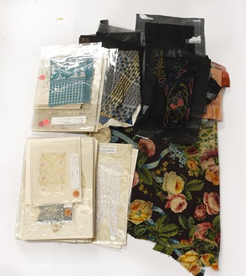 Lot 2189 - Late 19th/Early 20th Century French Lace,...