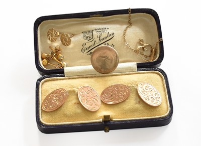 Lot 101 - A Quantity of Jewellery; including a pair of 9...
