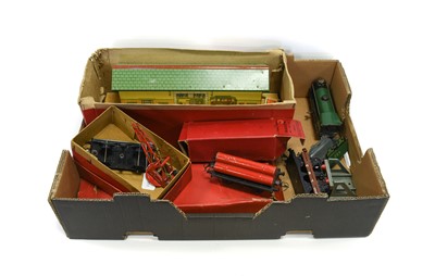 Lot 159 - Hornby O Gauge No.501 Passenger Set