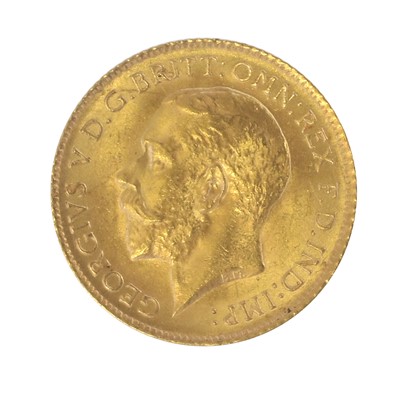 Lot 225 - George V, Half Sovereign 1914, obv. bare head...