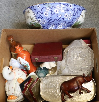 Lot 356 - A Quantity of Decorative Household Ceramics...