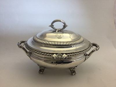 Lot 2022 - A Pair of George III Silver Sauce-Tureens and Covers