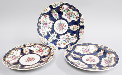 Lot 233 - Three First Period Worcester Scale Blue Dishes