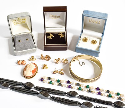 Lot 362 - A Quantity of Jewellery, including a cultured...