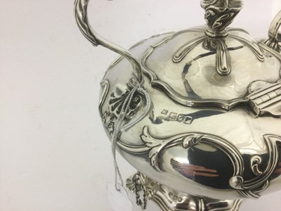 Lot 2087 - An Edward VII Silver Kettle, Stand and Lamp