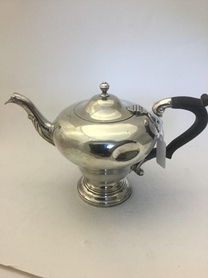 Lot 2096 - An Edward VII Silver Teapot