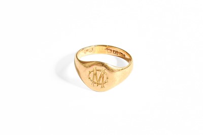 Lot 374 - An 18 Carat Gold Signet Ring, finger size I