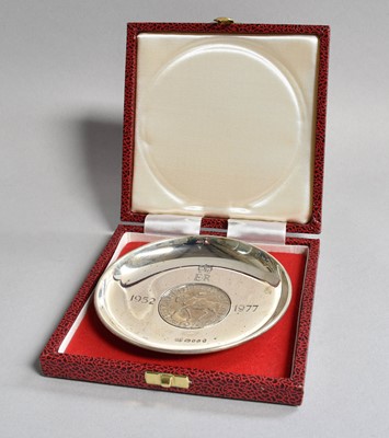 Lot 10 - An Elizabeth II Silver Dish, by Roberts and...