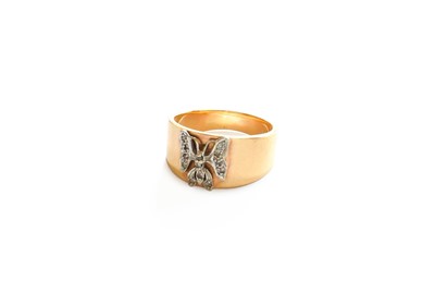 Lot 238 - A Diamond Ring, stamped '14K', finger size Q