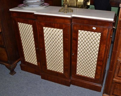 Lot 512 - Mahogany chiffonier