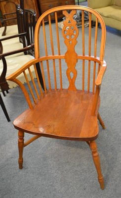 Lot 530 - A Windsor chair