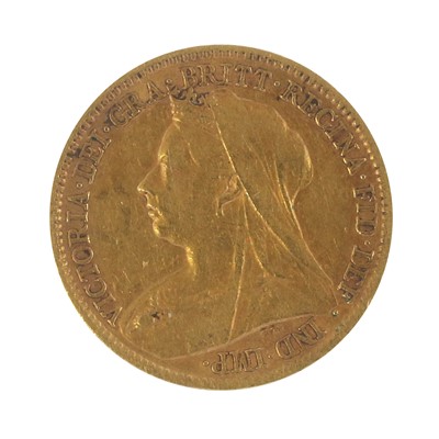 Lot 193 - Victoria, Half Sovereign 1901, obv. 'old head'...