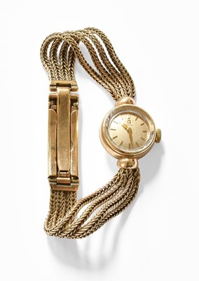 Lot 121 - A Lady's 9 Carat Gold Omega Wristwatch