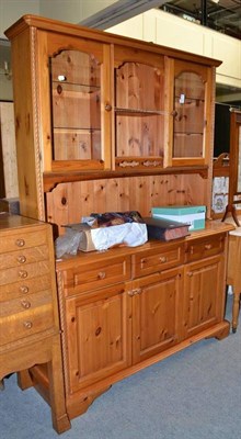 Lot 677 - Modern pine dresser