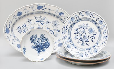 Lot 320 - A Pair of Chinese Porcelain Dishes, Qianlong,...