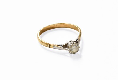 Lot 31 - A Diamond Solitaire Ring, the round brilliant...