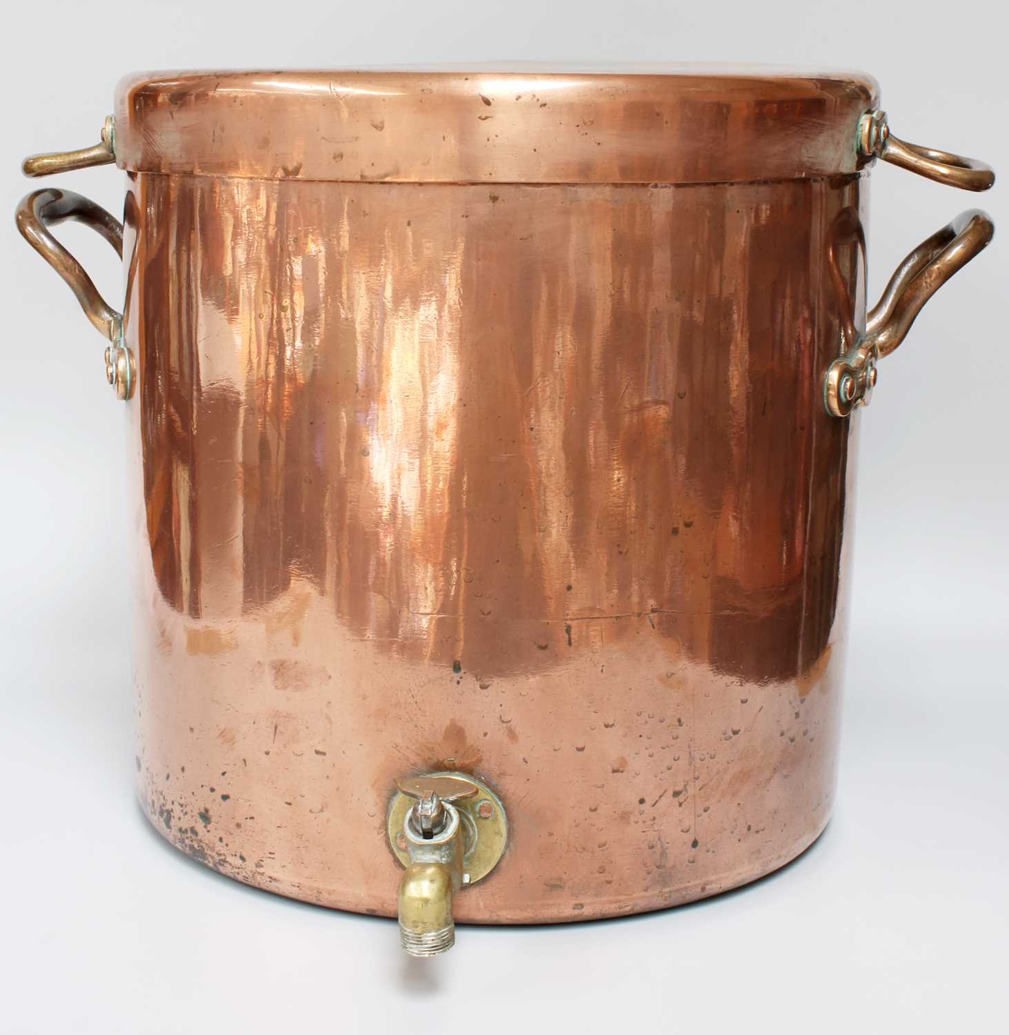 Lot 1145 - A Victorian Copper Urn and Cover, with loop...