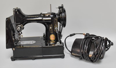 Lot 313 - Singer 222k Featherlight Sewing Machine in...