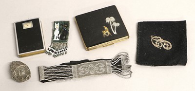 Lot 2246 - Circa 1930s Compacts and Jewellery, comprising...